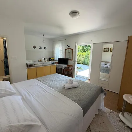 Apartment Isra 1 Palit