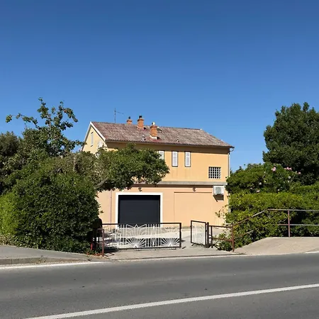 Isra 1 Apartment