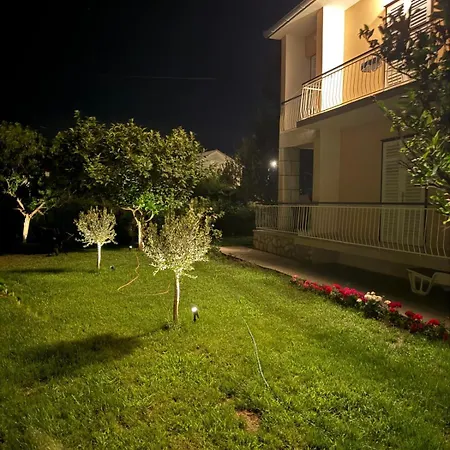 Isra 1 Apartment *
